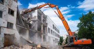Промышленный демонтаж зданий Конаково, цена от 2997 руб.